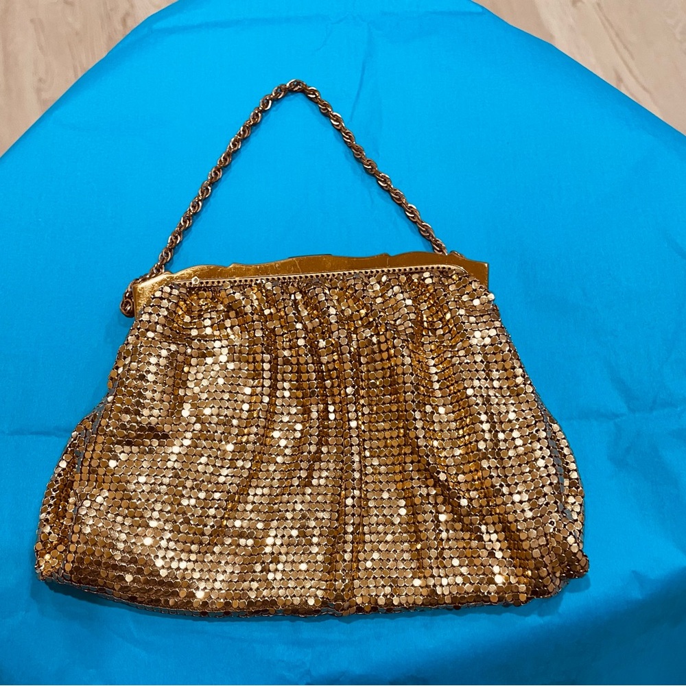 Stunning Whiting and Davis evening purse.  Vintage but still in style!! - Picture 2 of 7